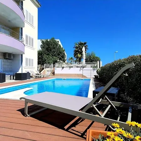 Cozy With Shared Pool * Split