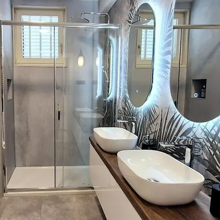 Cozy With Shared Pool Split