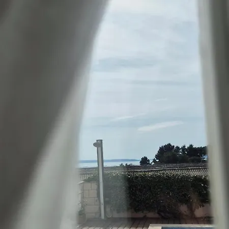 Apartman Cozy With Shared Pool