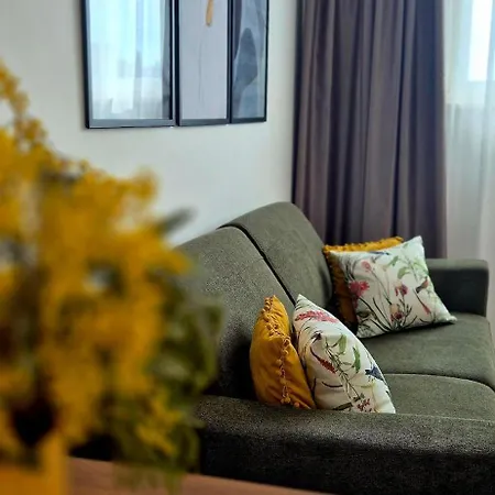 Apartman Cozy With Shared Pool