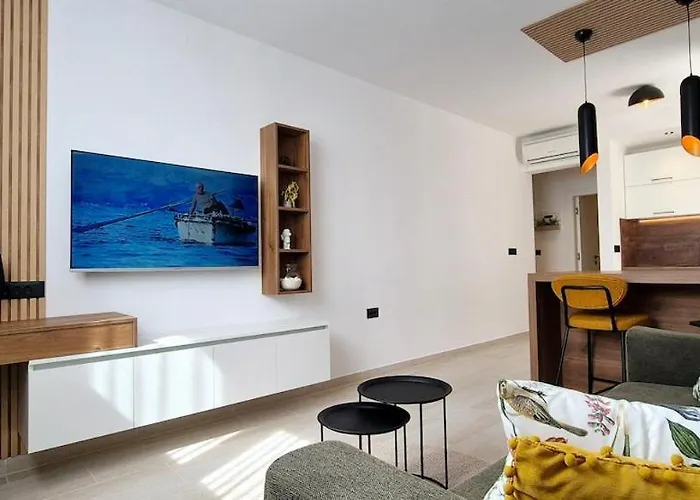 Cozy With Shared Pool * Split