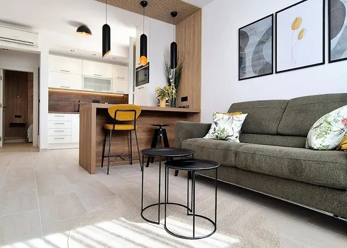 Cozy With Shared Pool Apartman *