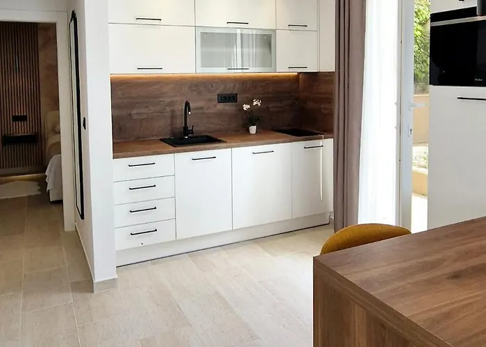 Cozy With Shared Pool Apartman