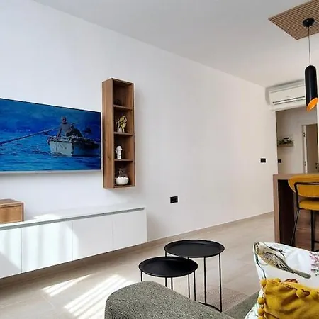 Cozy With Shared Pool * ספליט