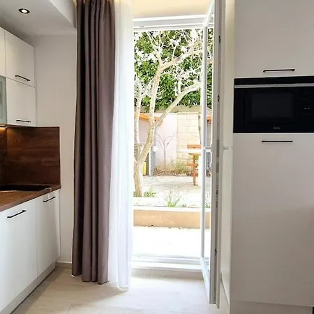 Cozy With Shared Pool *