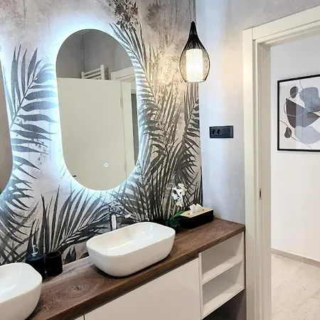 דירה Cozy With Shared Pool *